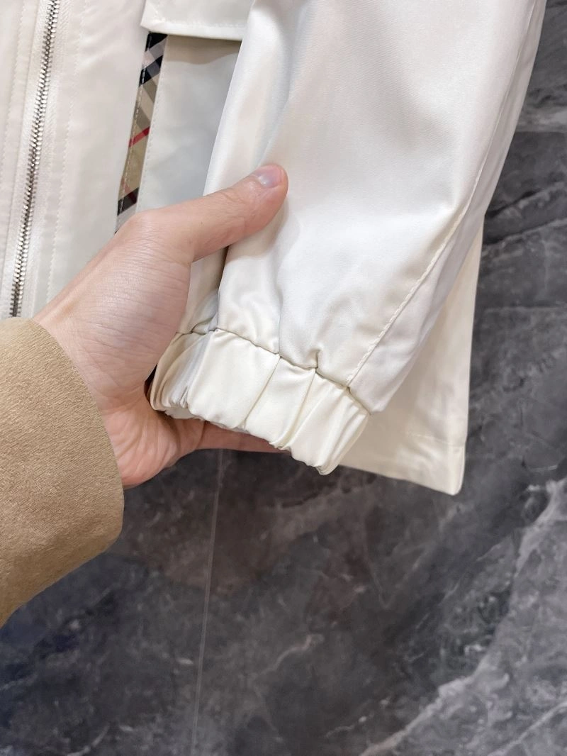 Minimalist Burberry Outwear 100736
