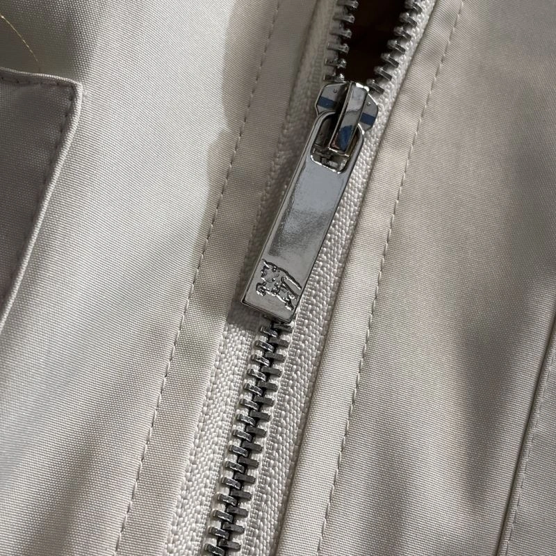 Burberry Outwear WellDesigned 100722
