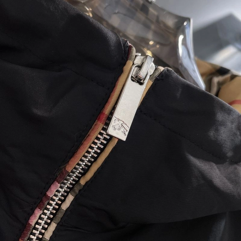 Supportive Burberry Outwear 100721