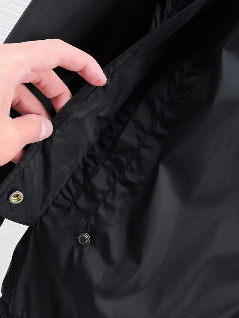 Flexible Burberry Outwear 100778