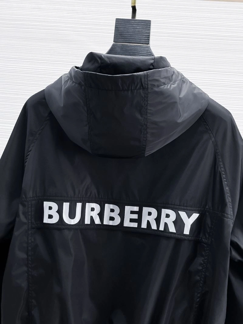 Flexible Burberry Outwear 100778