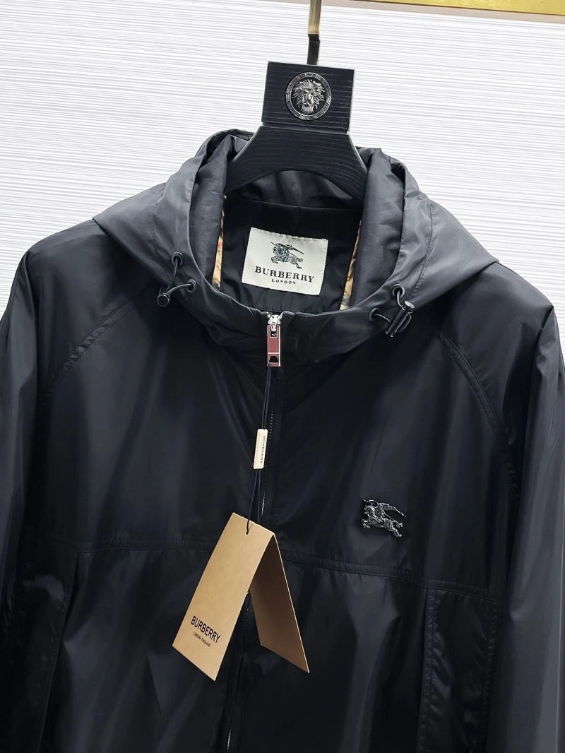 Flexible Burberry Outwear 100778