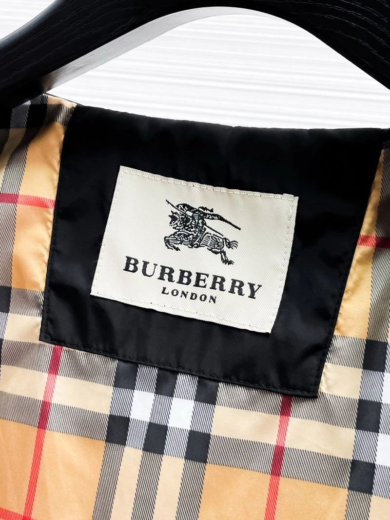 Flexible Burberry Outwear 100778