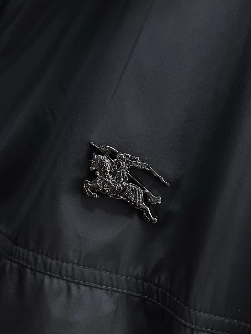 Flexible Burberry Outwear 100778