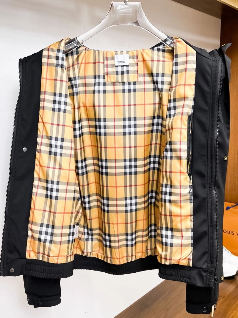 Burberry Outwear Bright 100725
