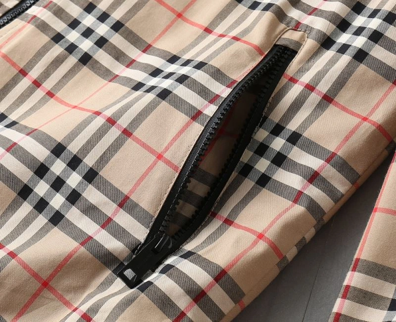 EyeCatching Burberry Outwear 100692