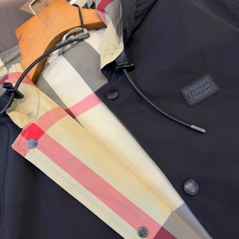 Burberry Outwear Youthful 100681
