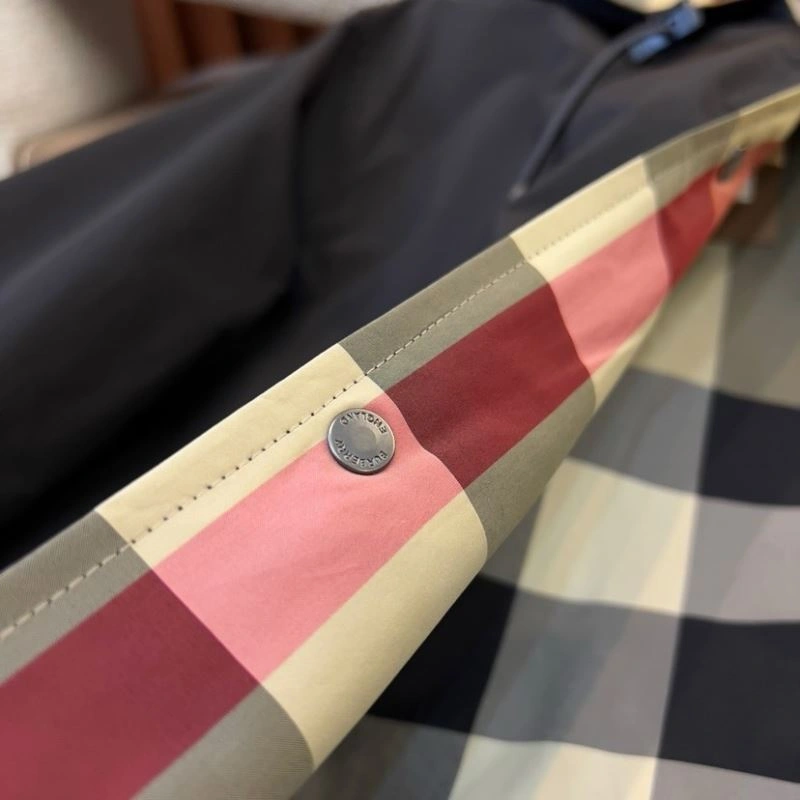 Burberry Outwear Youthful 100681