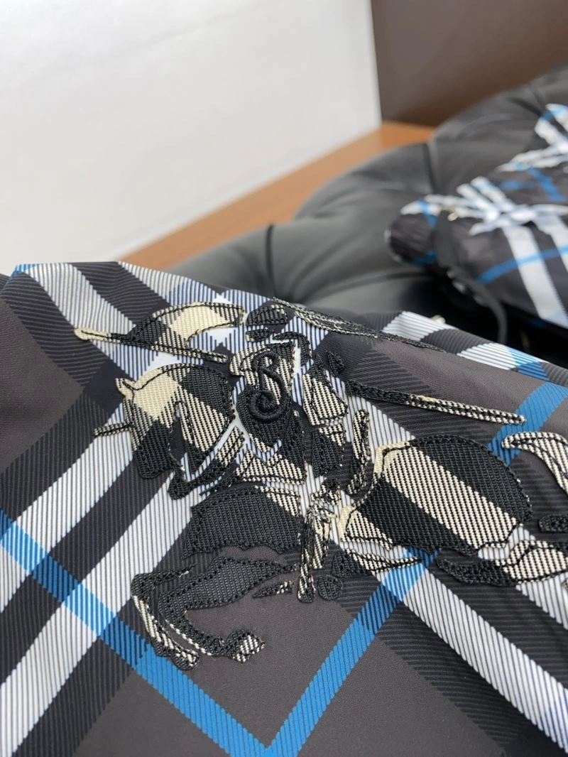 Burberry Outwear Breathable 100241