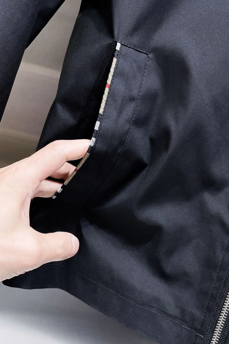 Burberry Outwear OdorResistant 100233
