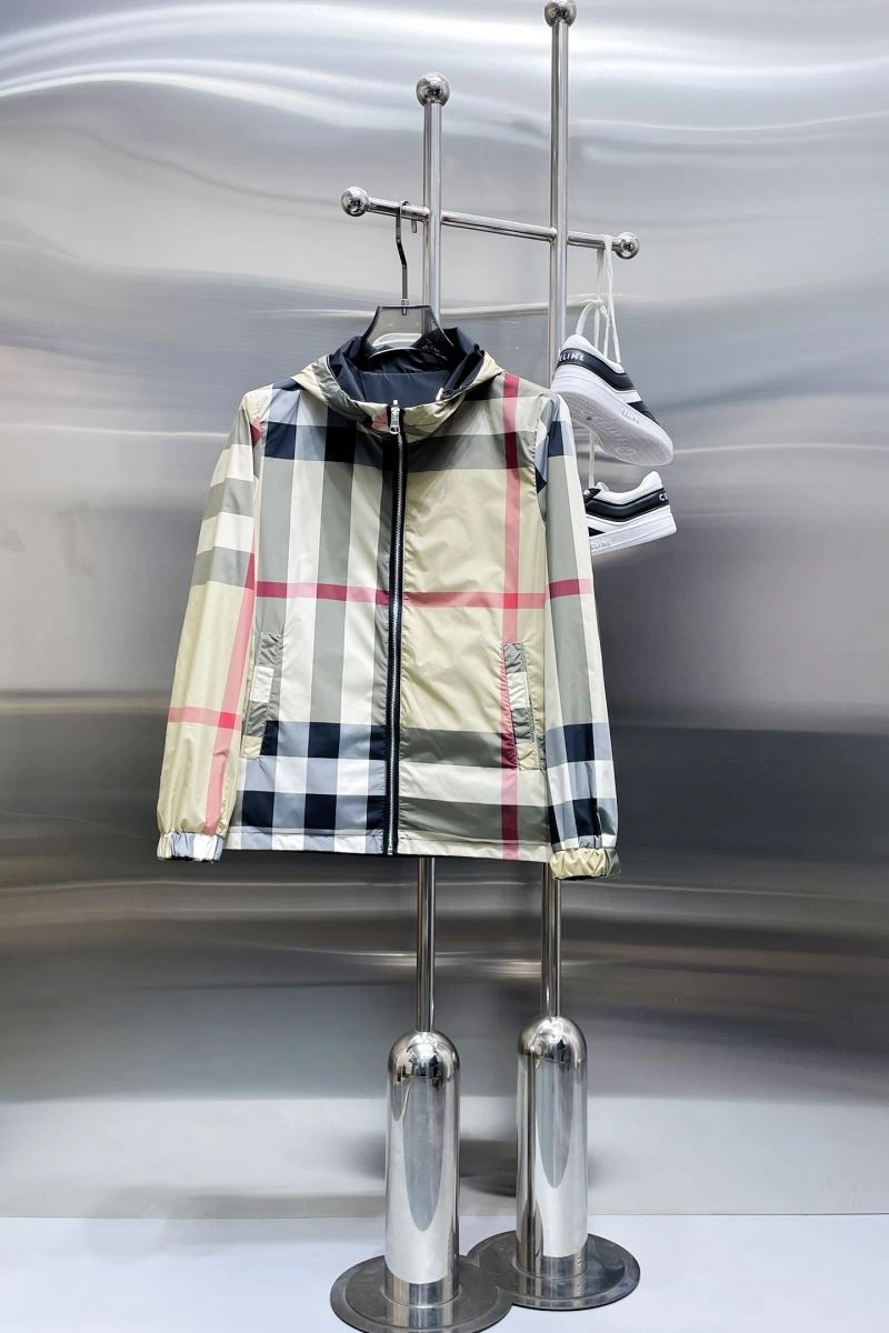 Functional Burberry Outwear 100240
