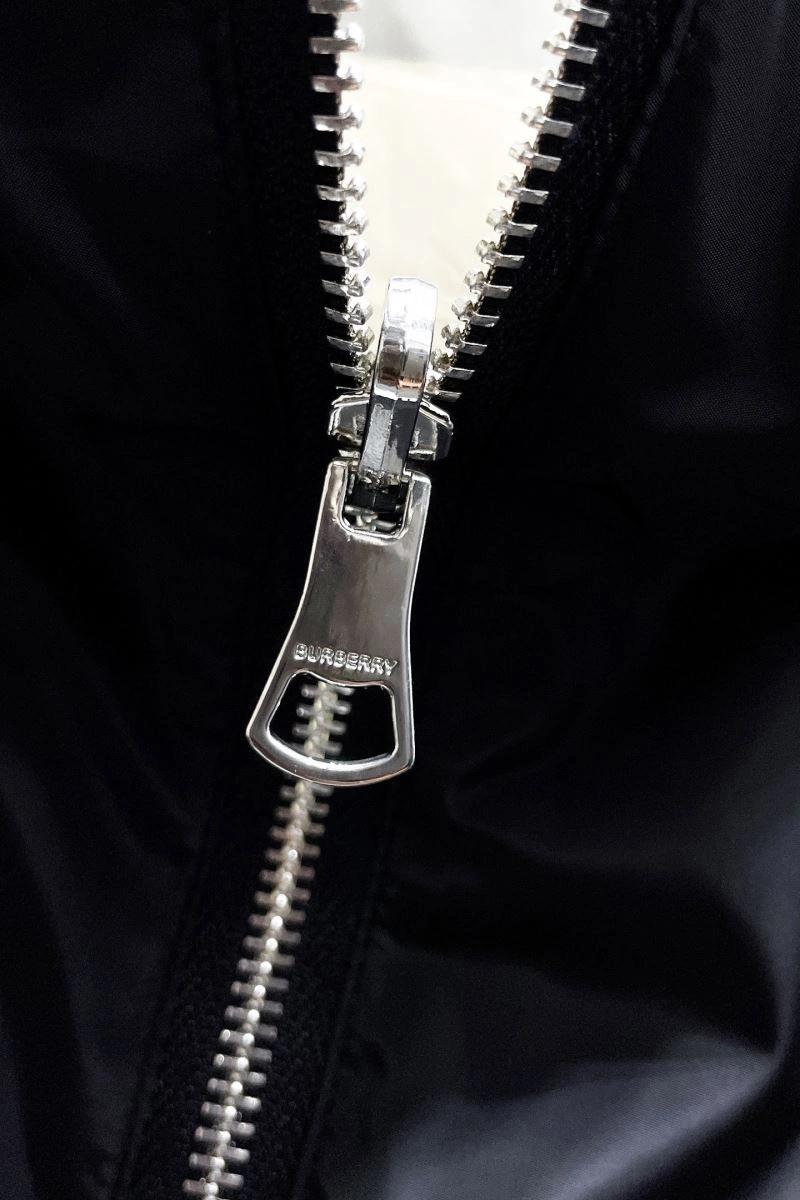 Functional Burberry Outwear 100240
