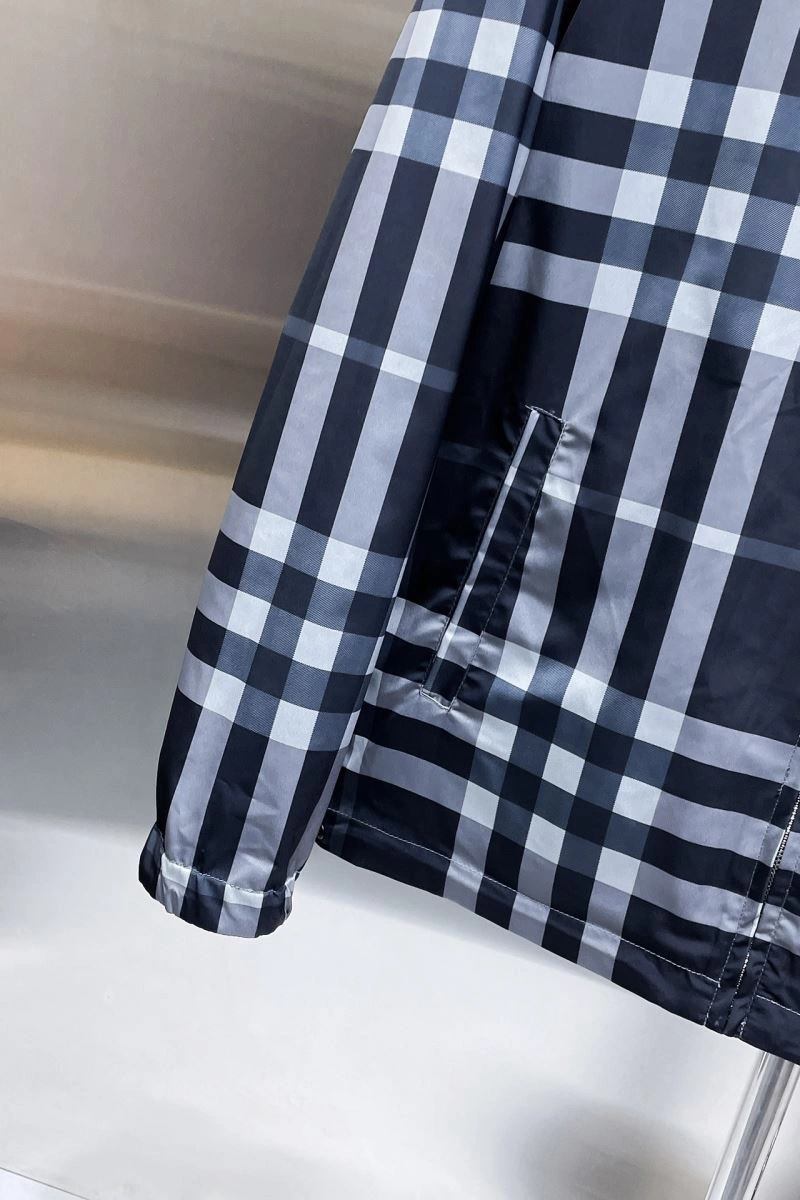 Burberry Outwear ZipUp 100237