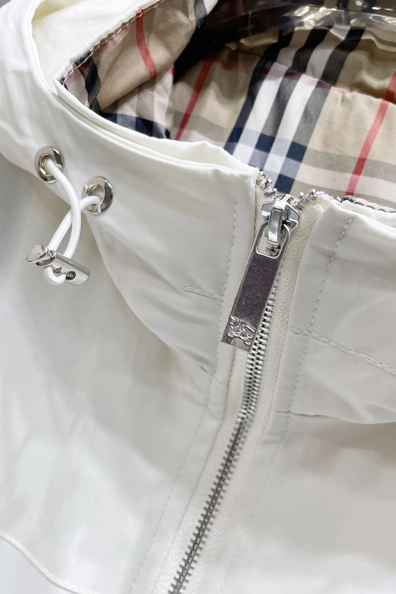 Burberry Outwear ComfortFit 100221
