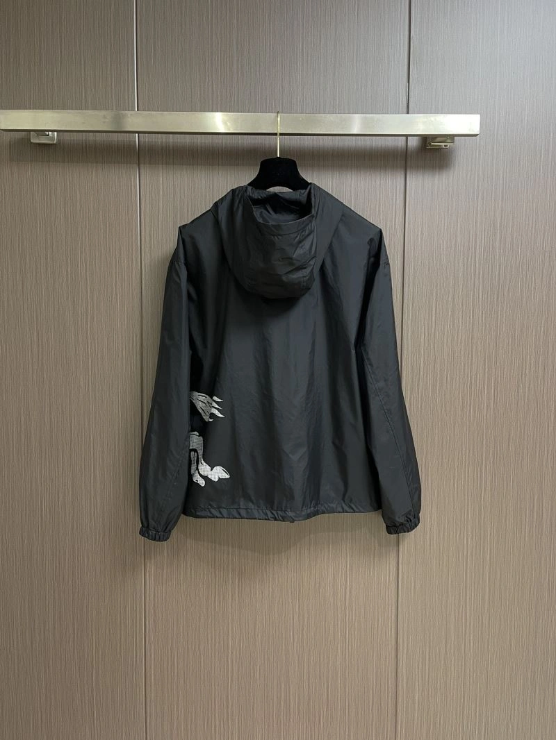 Seasonal Burberry Outwear 100218