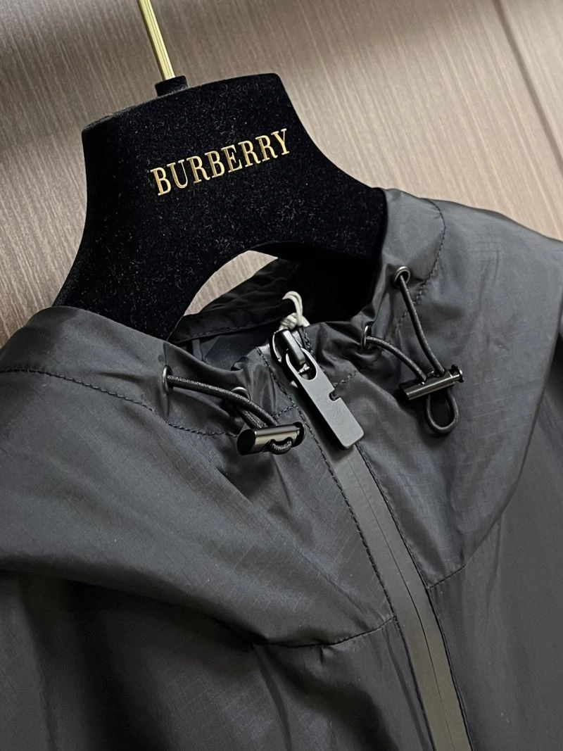 Seasonal Burberry Outwear 100218