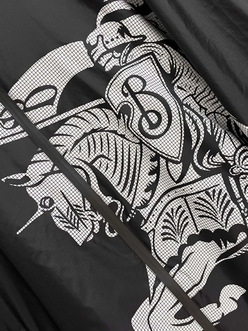Seasonal Burberry Outwear 100218
