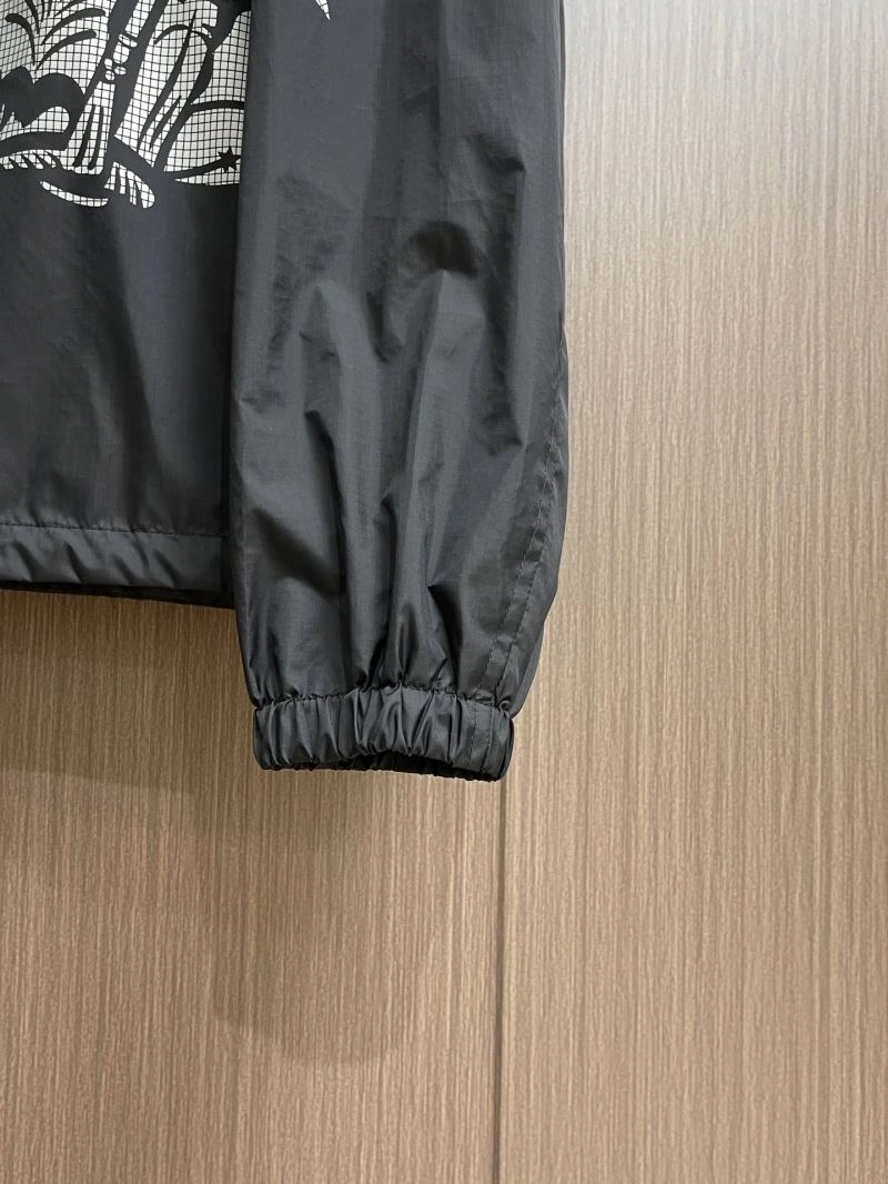 Seasonal Burberry Outwear 100218