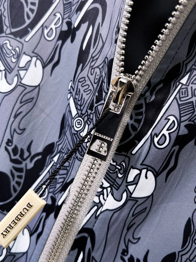 Burberry Outwear Effortless 100210