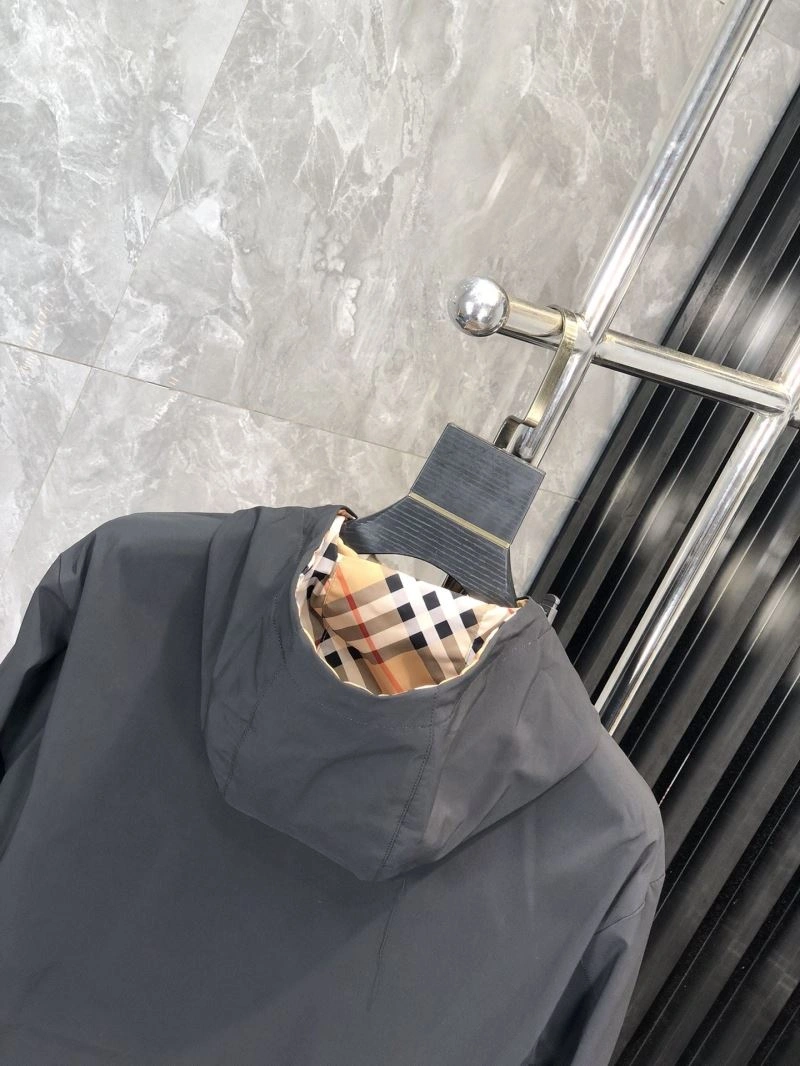 Burberry Outwear Bright 100197