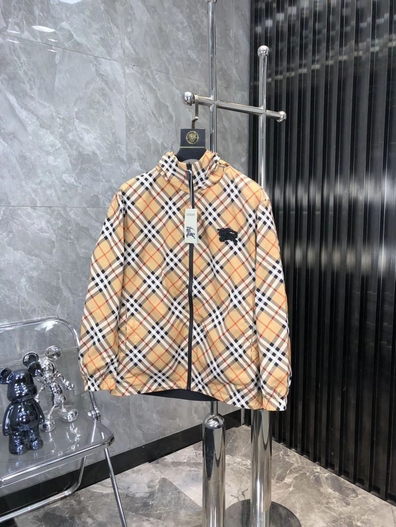Burberry Outwear Bright 100197