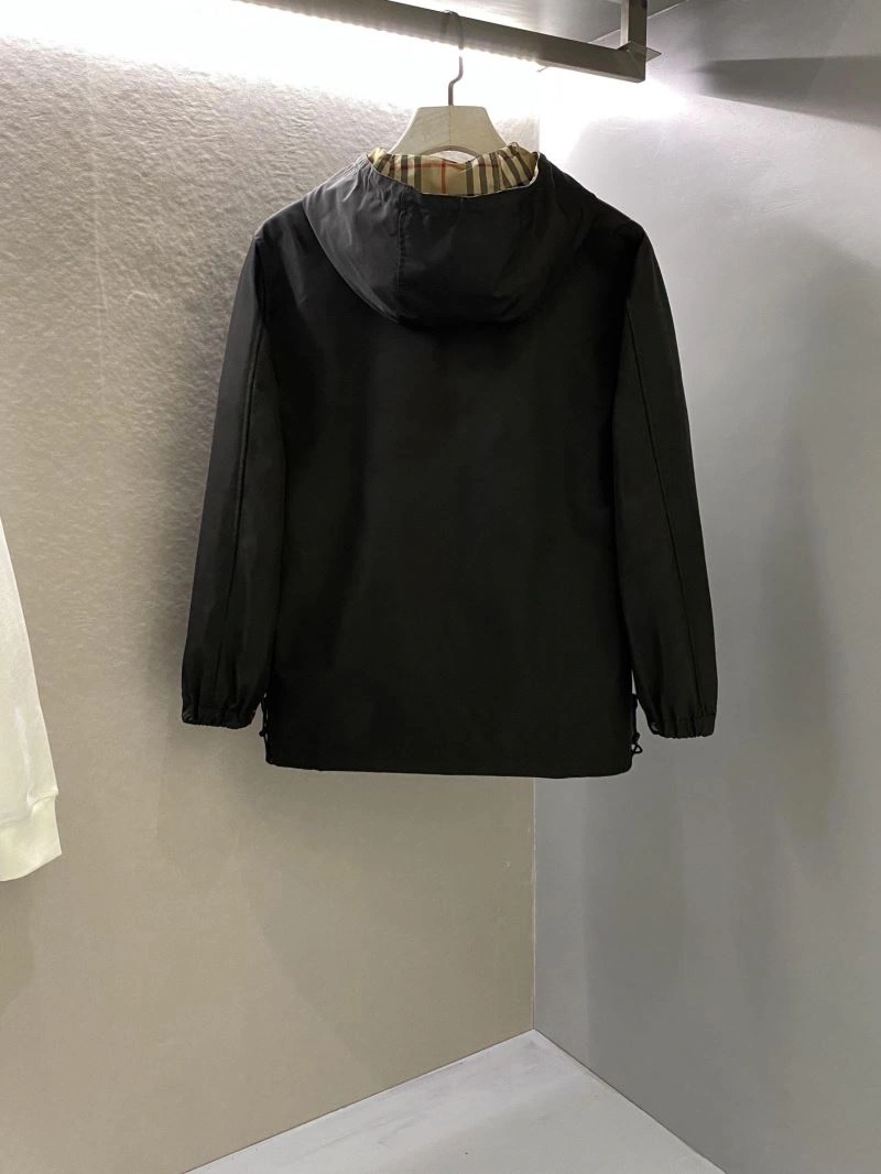 Resilient Burberry Outwear 100204