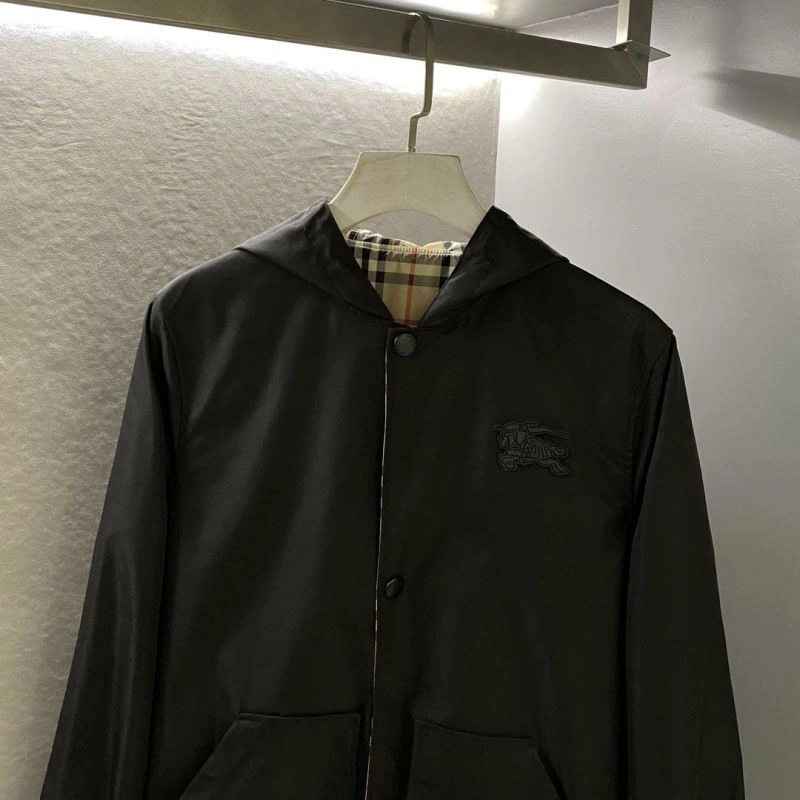 Resilient Burberry Outwear 100204
