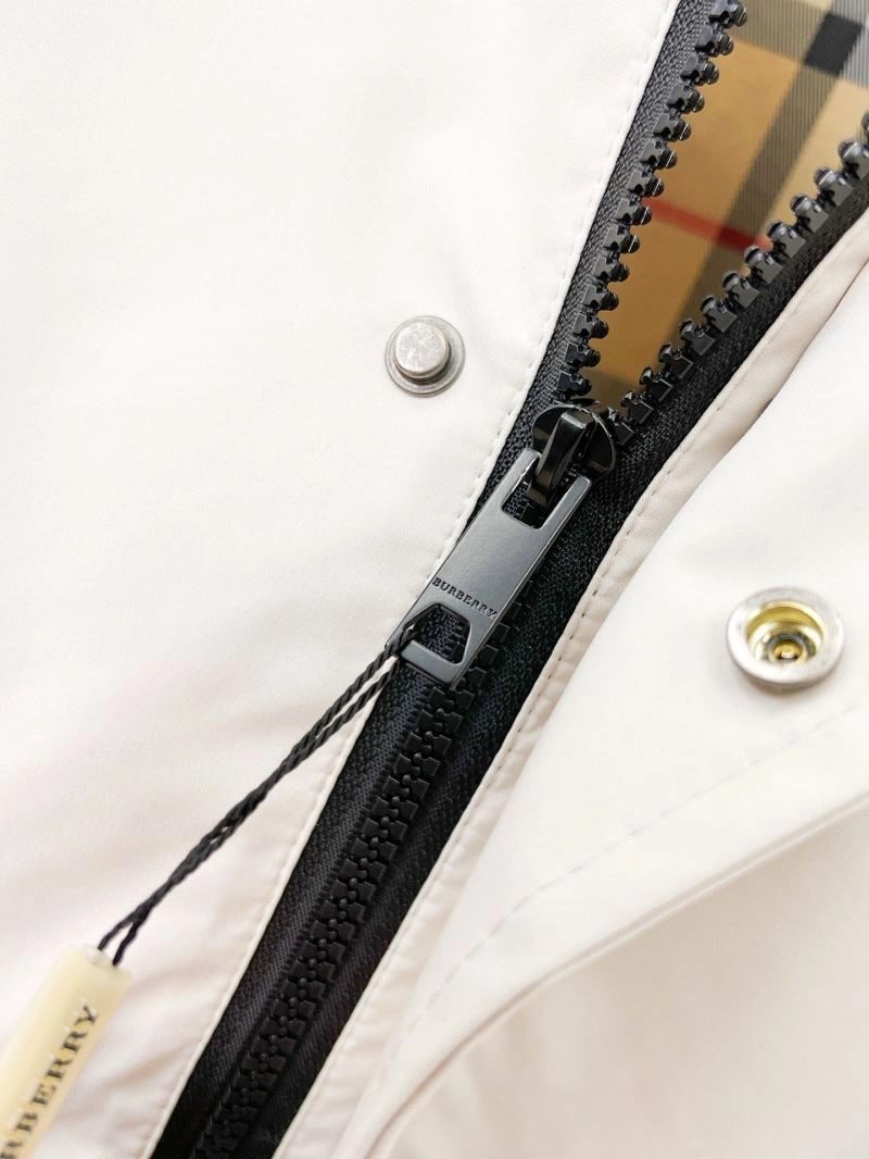 Efficient Burberry Outwear 100220