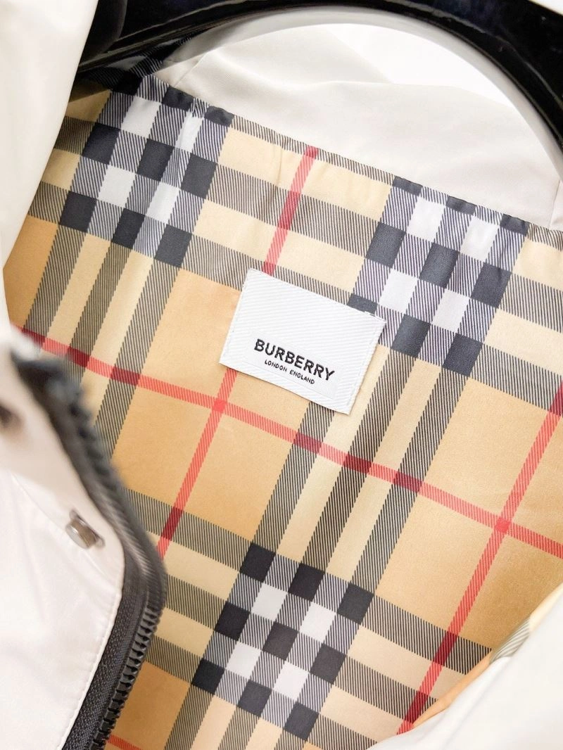 Efficient Burberry Outwear 100220
