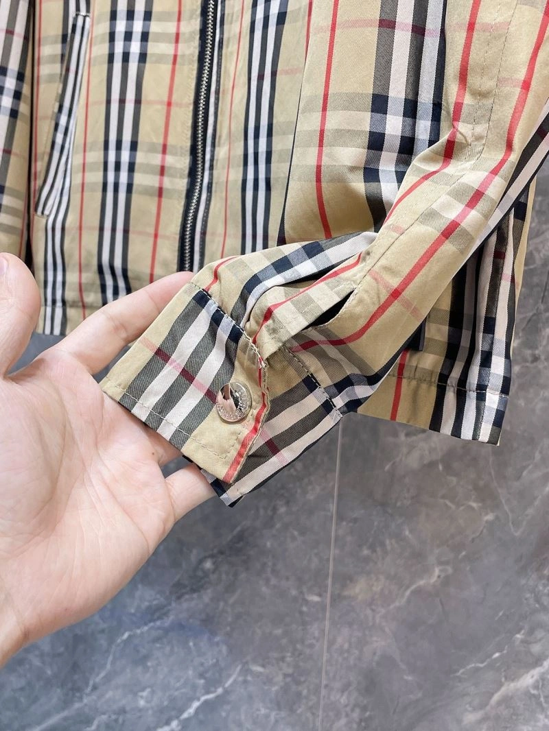 Burberry Outwear ComfortFit 100189