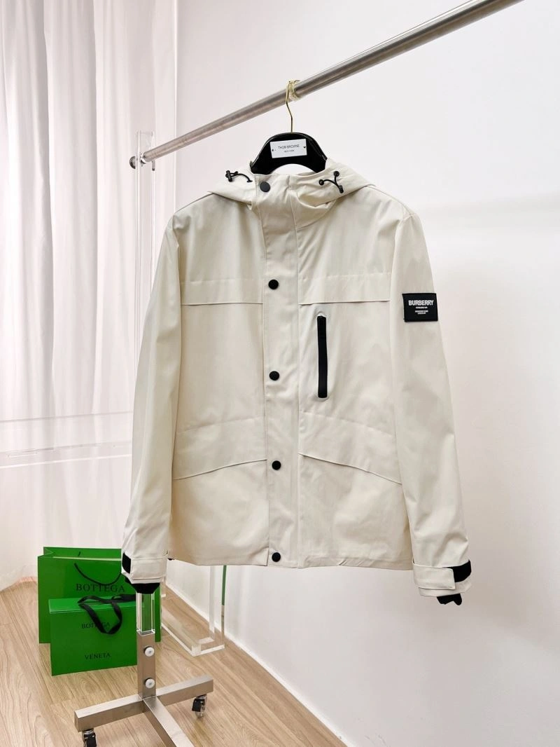 Durable Burberry Outwear 100302