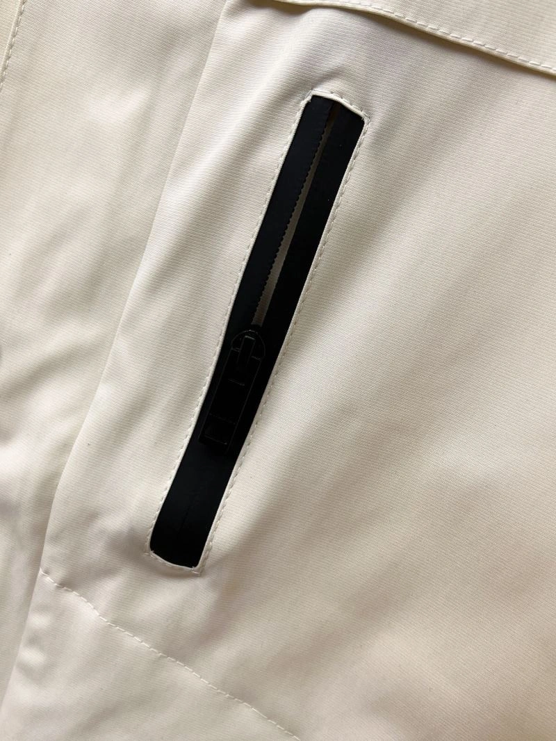 Durable Burberry Outwear 100302