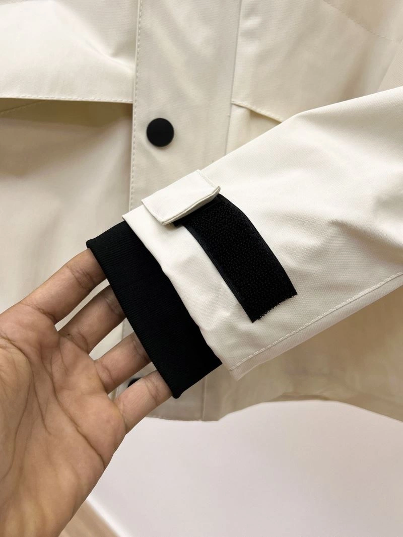Durable Burberry Outwear 100302