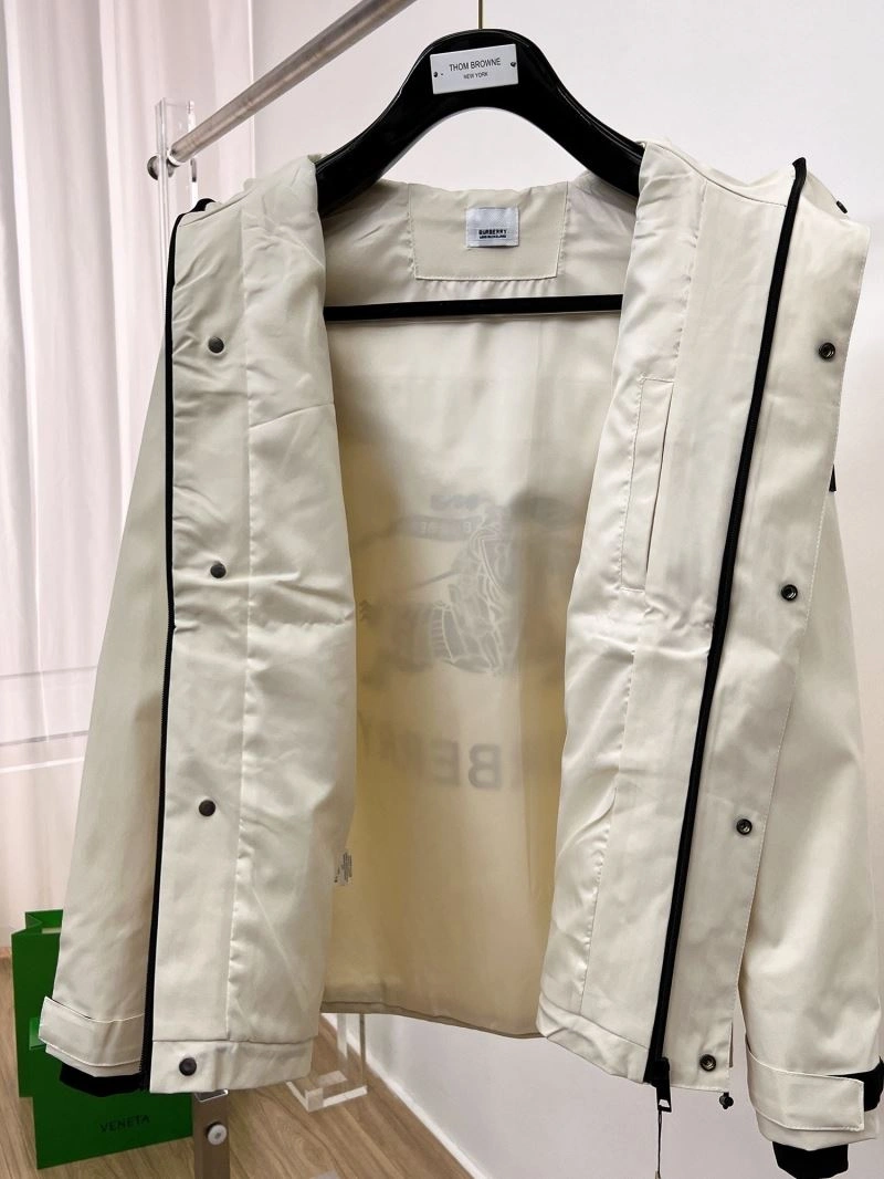 Durable Burberry Outwear 100302