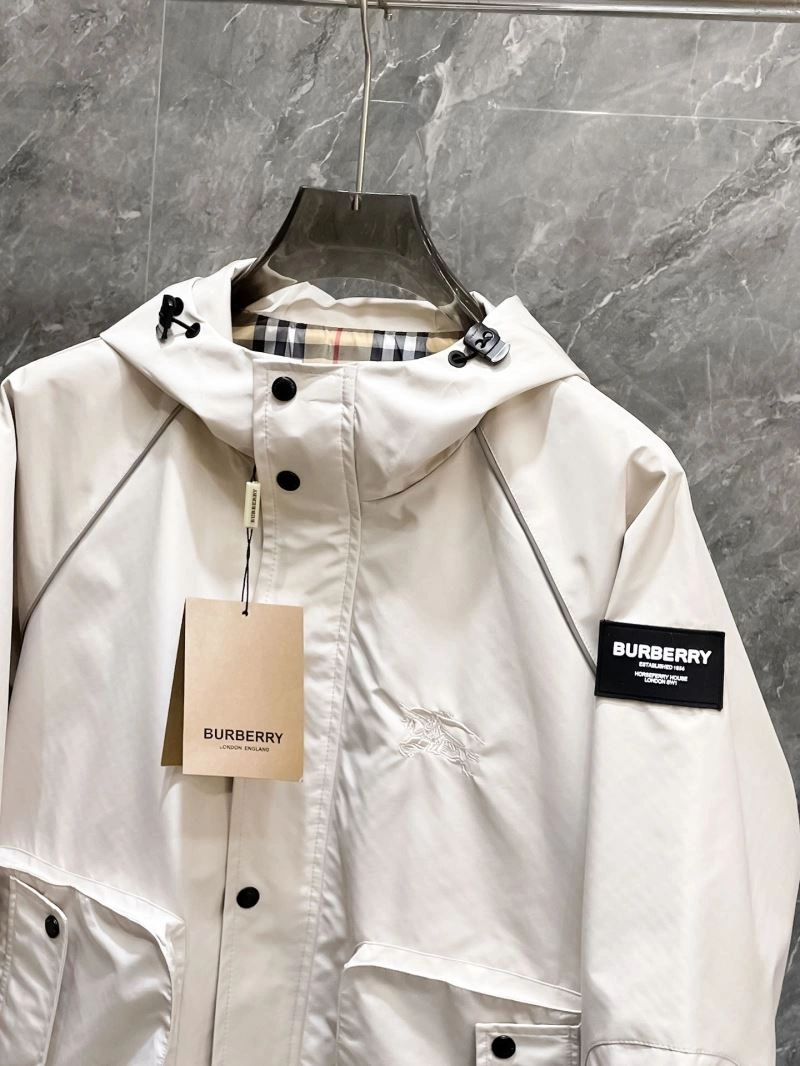 Burberry Outwear TravelReady 100179