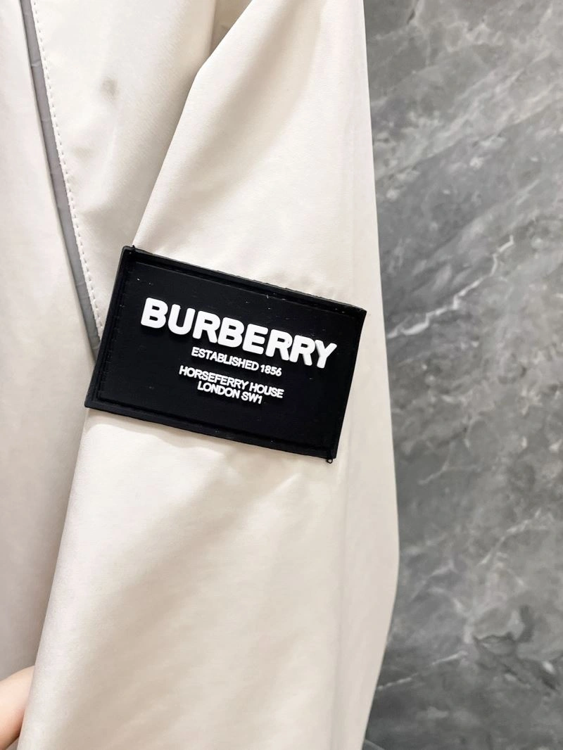 Burberry Outwear TravelReady 100179
