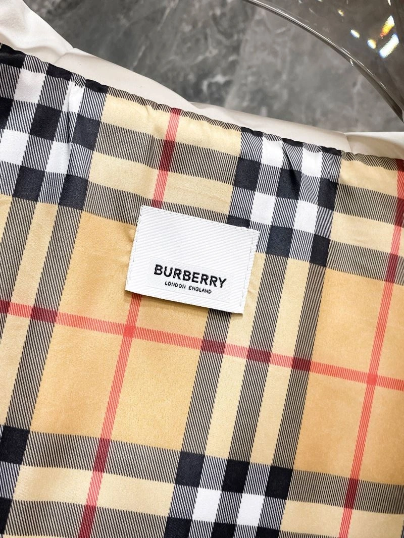 Burberry Outwear TravelReady 100179