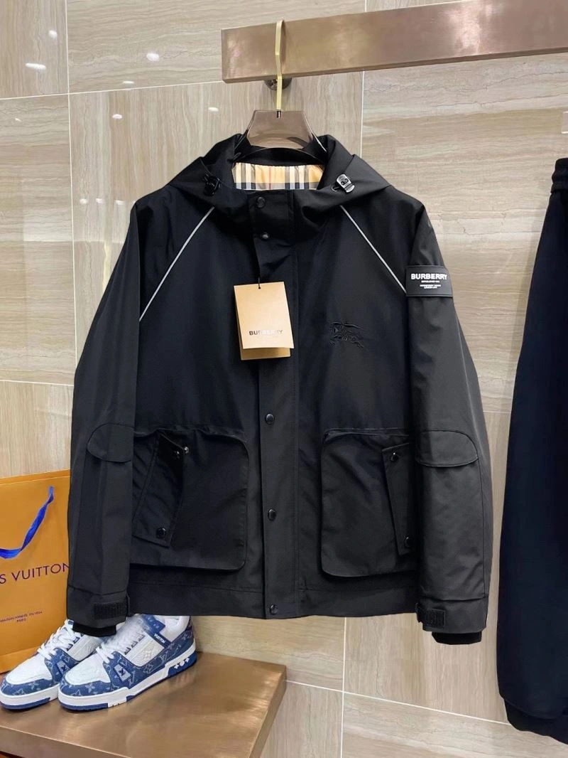 Elegant Burberry Outwear 100205