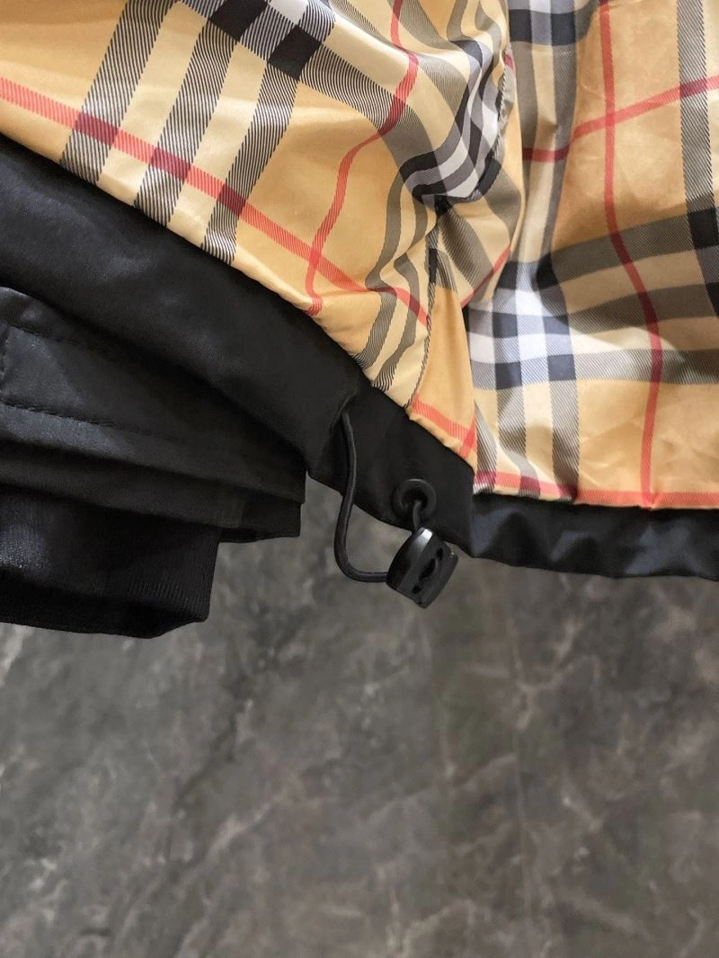 Elegant Burberry Outwear 100205