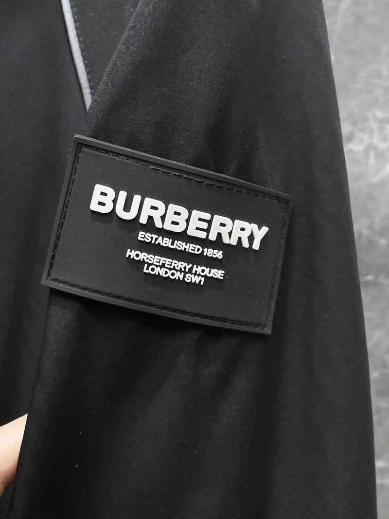 Elegant Burberry Outwear 100205
