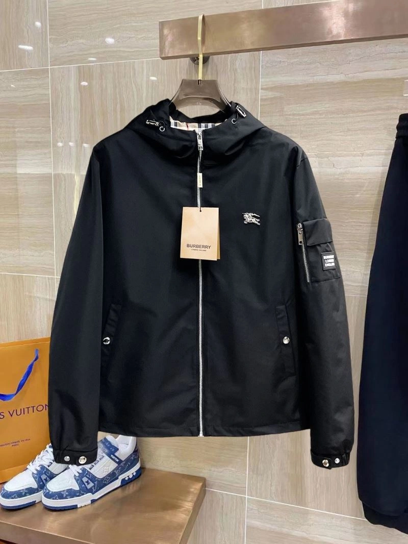 Seasonal Burberry Outwear 100174