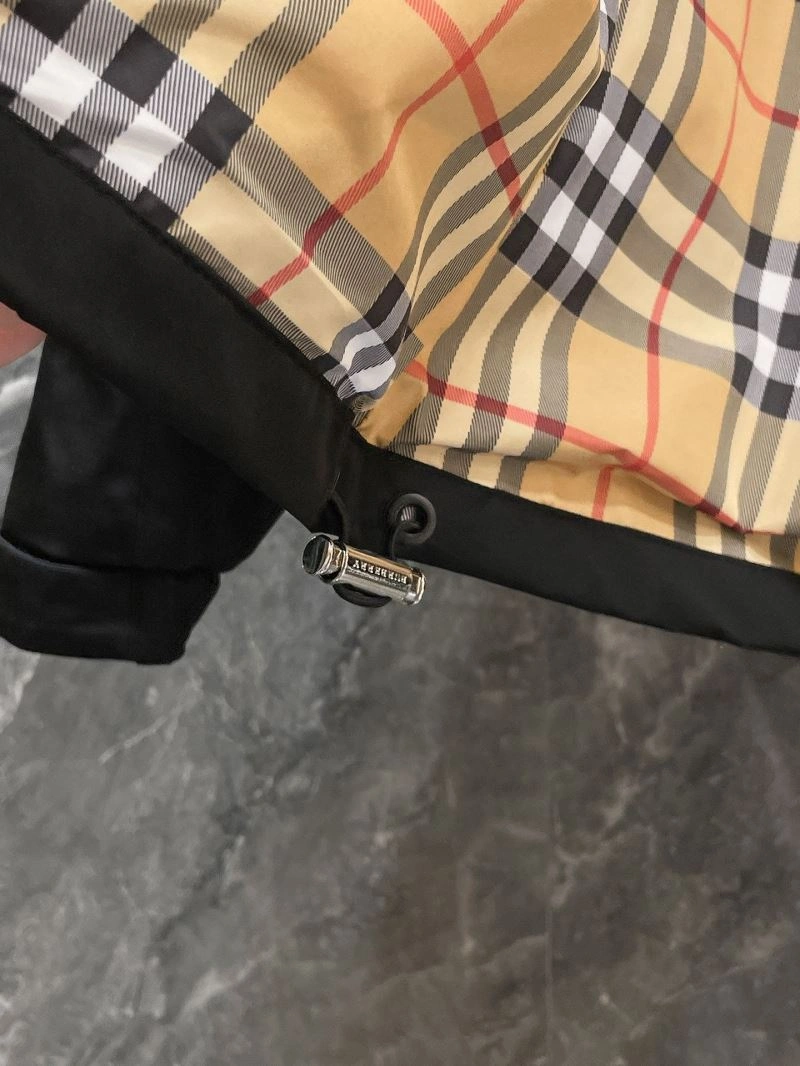 Seasonal Burberry Outwear 100174