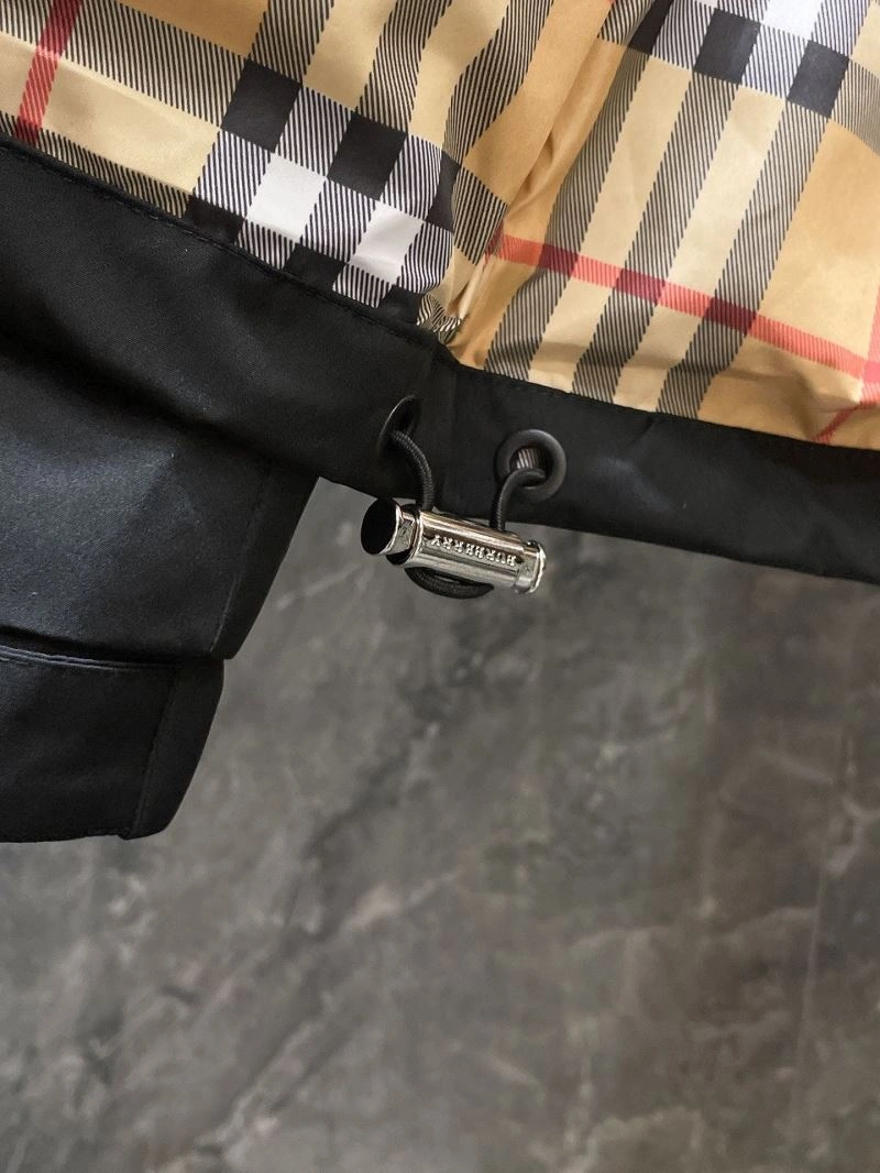 Seasonal Burberry Outwear 100174