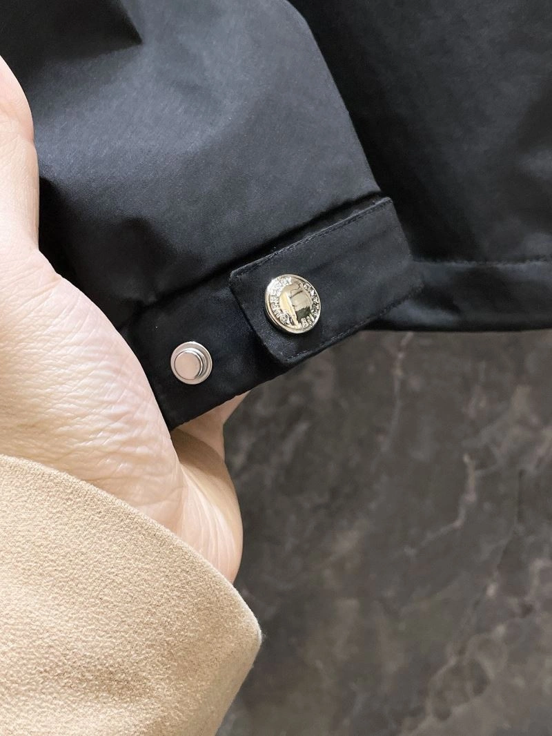 Seasonal Burberry Outwear 100174