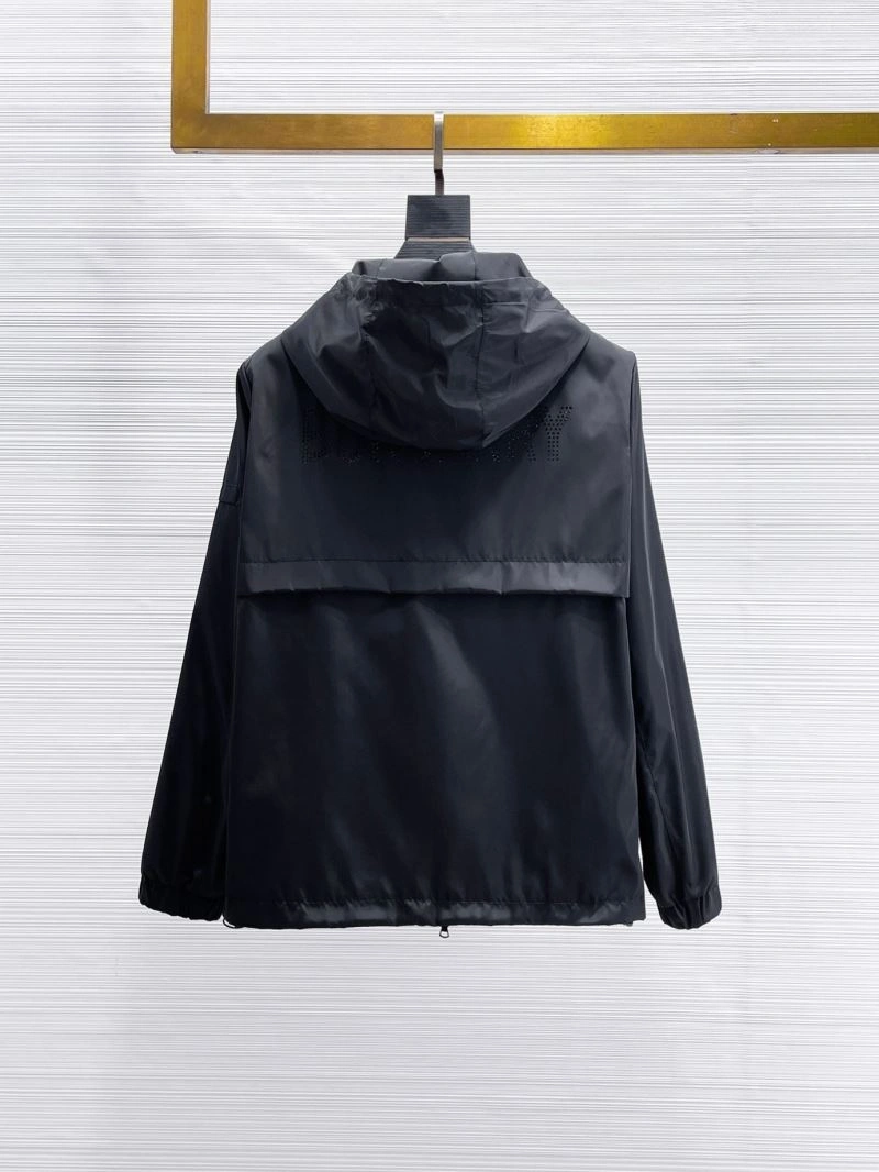 Burberry Outwear Youthful 100173