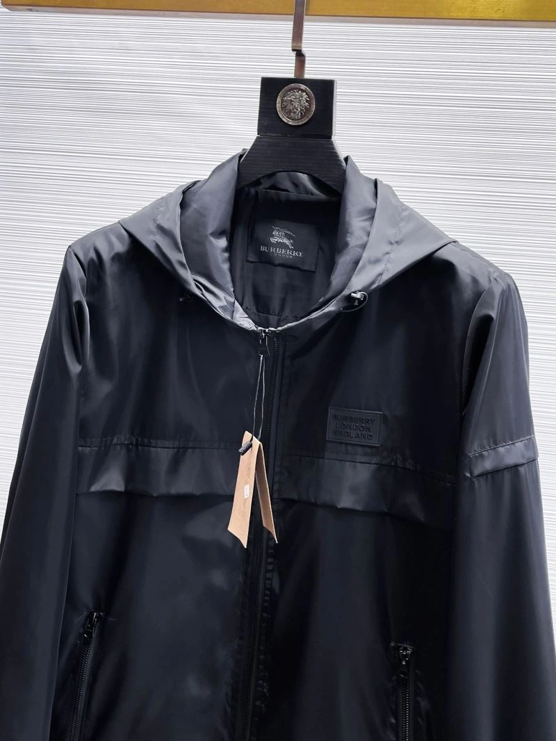 Burberry Outwear Youthful 100173