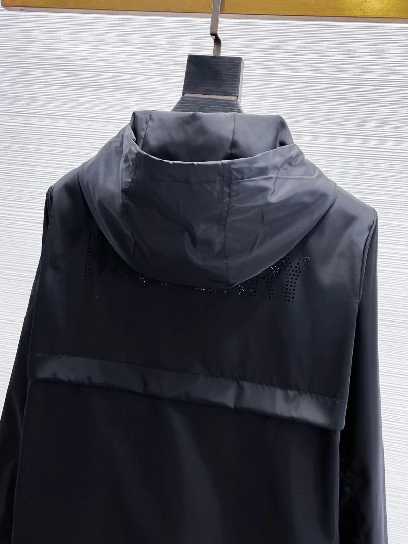 Burberry Outwear Youthful 100173