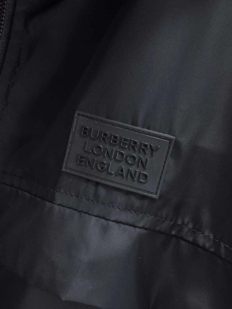 Burberry Outwear Youthful 100173