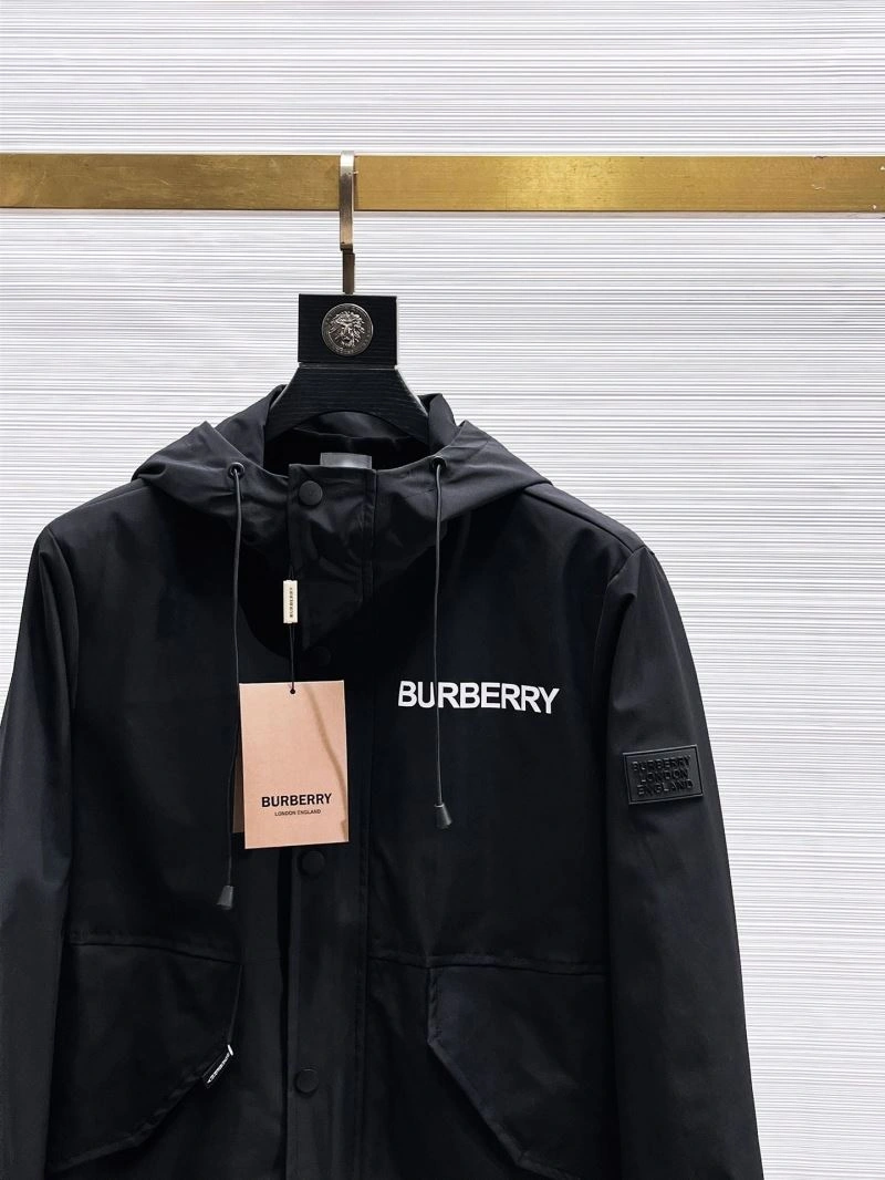 Burberry Outwear Breathable 100172