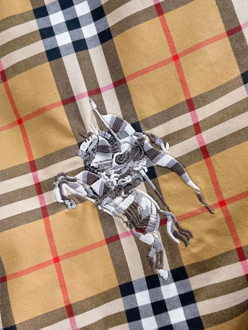 Burberry Outwear Unisex 100182
